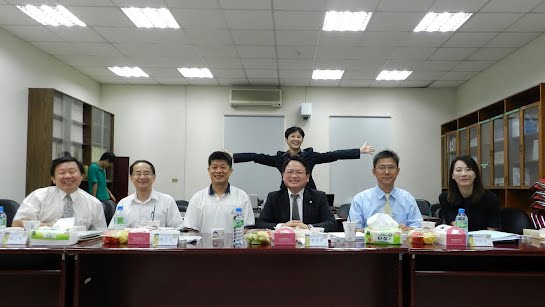 Martas President Gary Chen was invited to take up the oral defense committee members of Graduate institute of Industrial Engineering in National Taiwan University